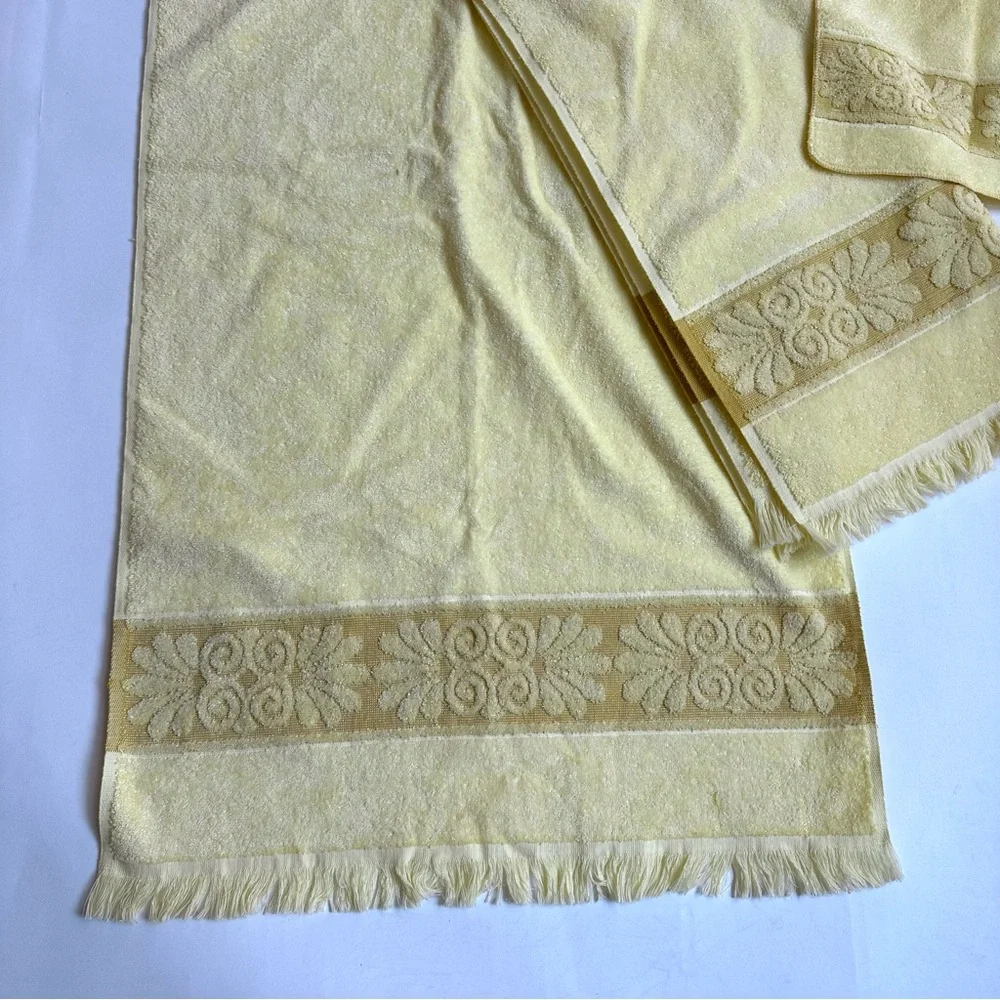 Cannon Vintage Monticello Sculpted Towel and Washcloth in Yellow
